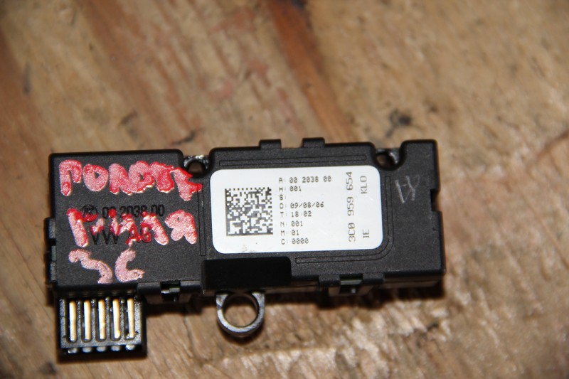 Датчик положения руля Volkswagen Passat 3C2