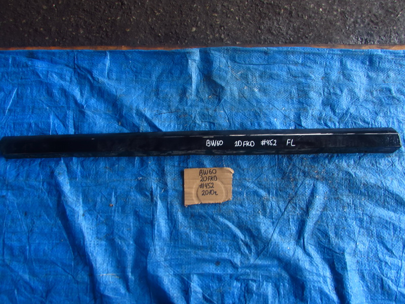 Молдинг на дверь Volvo V70 BW60