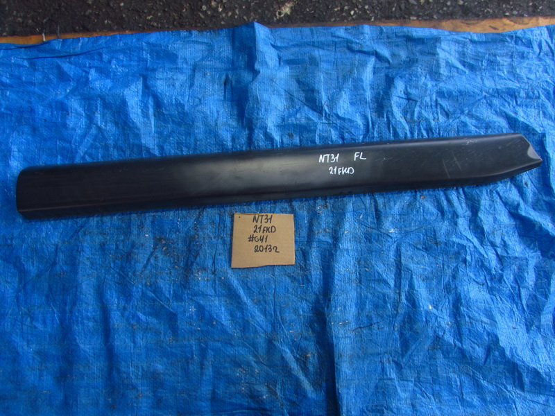 Молдинг на дверь Nissan X-Trail NT31