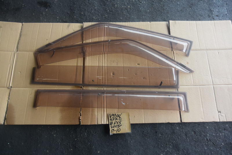 Ветровики Mitsubishi Pajero V93W