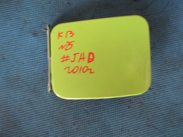 Лючок бензобака Nissan March