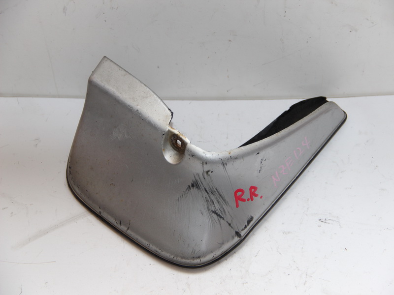 Брызговик Toyota Corolla Fielder NZE124