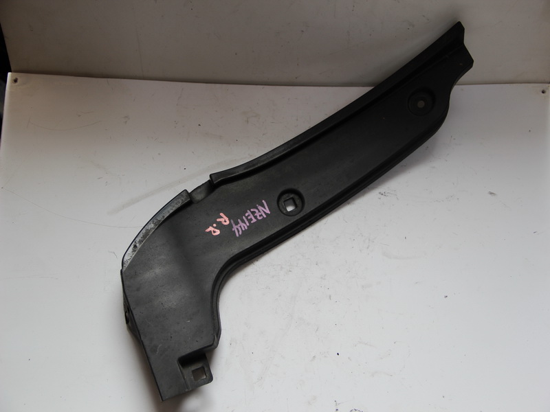 Подкрылок Toyota Corolla Fielder NZE144