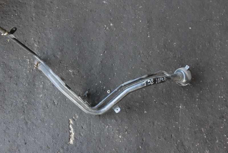 Горловина топливного бака Nissan X-Trail