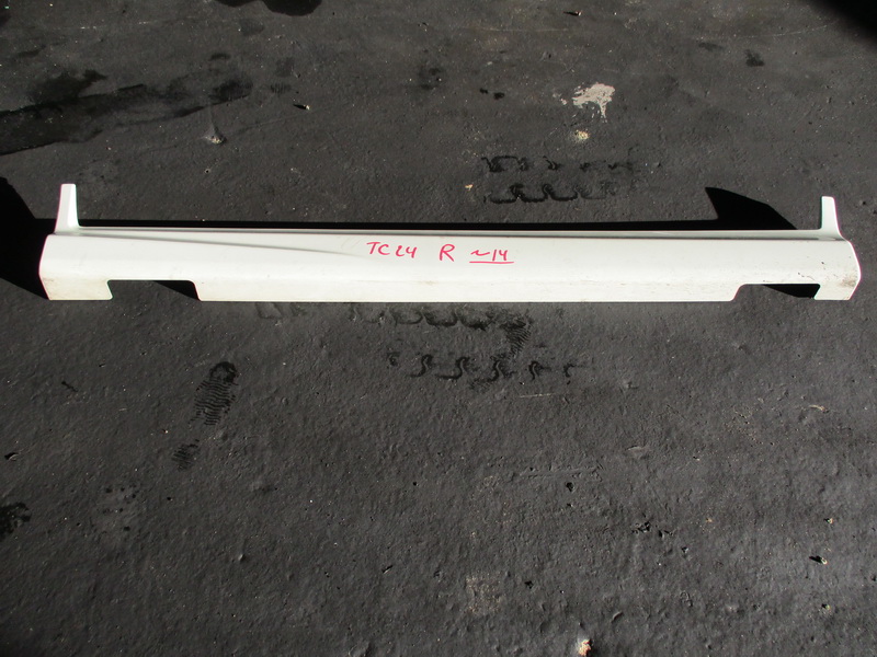 Порог Nissan Serena