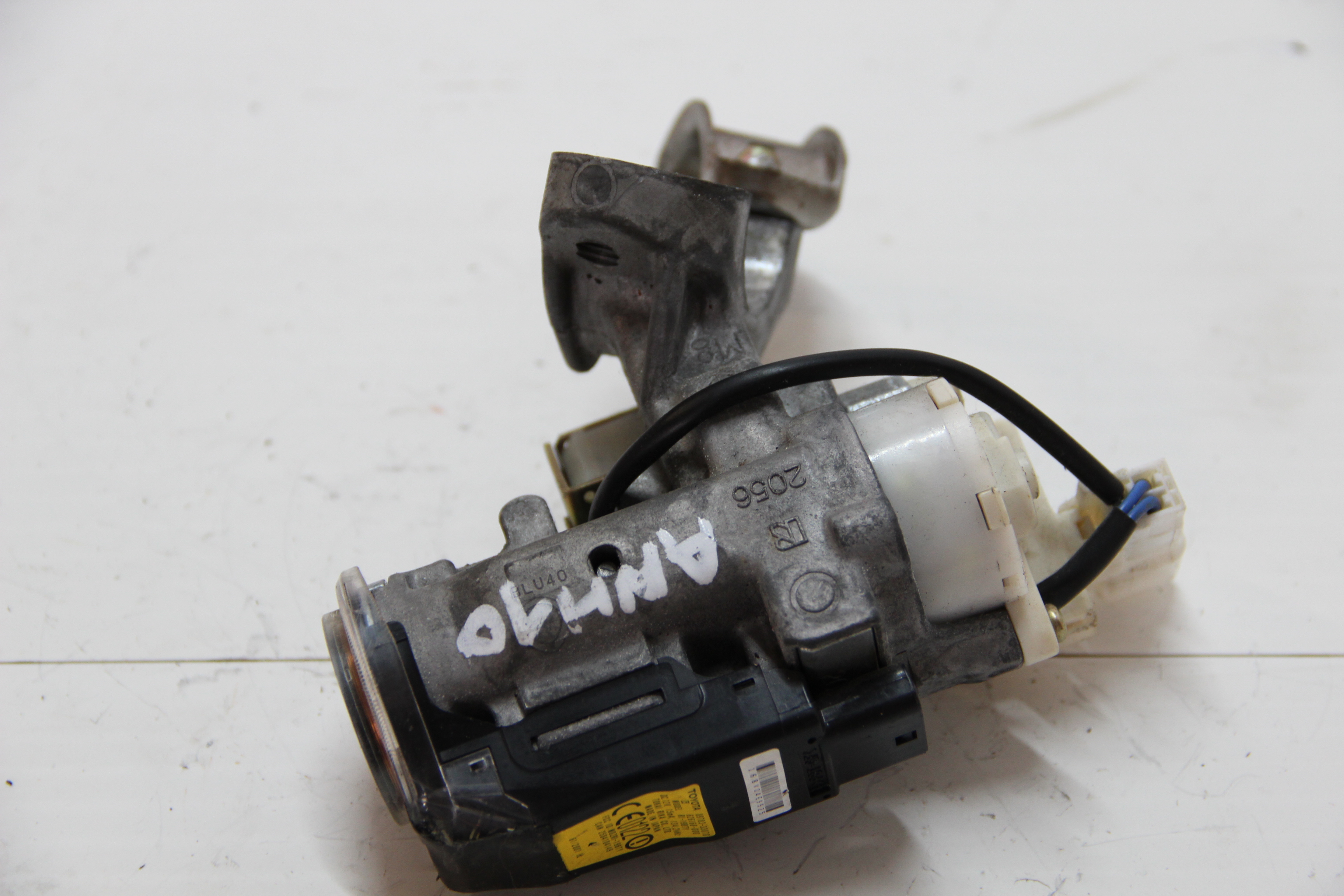 Замок зажигания Toyota Alphard