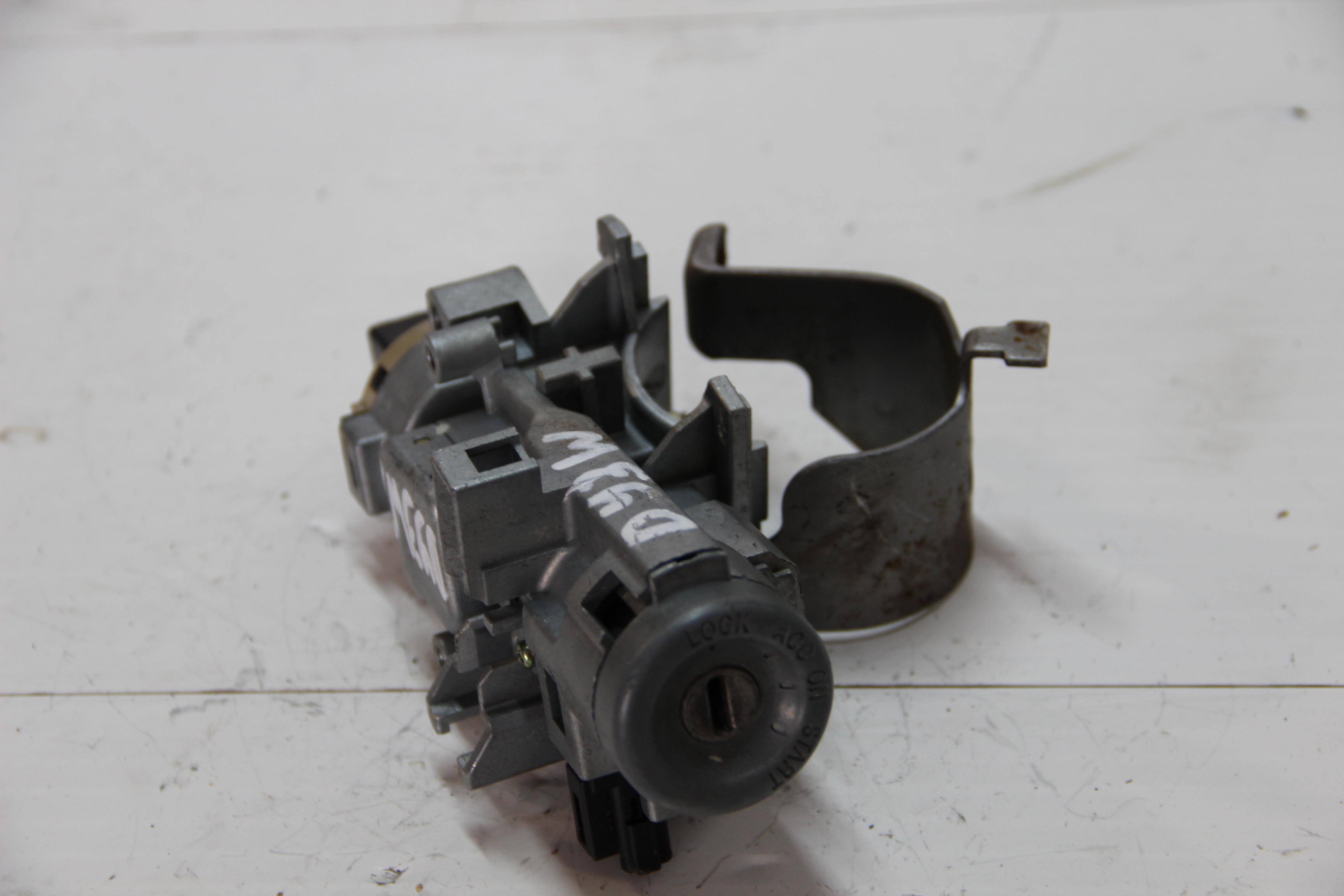 Замок зажигания Mazda Demio