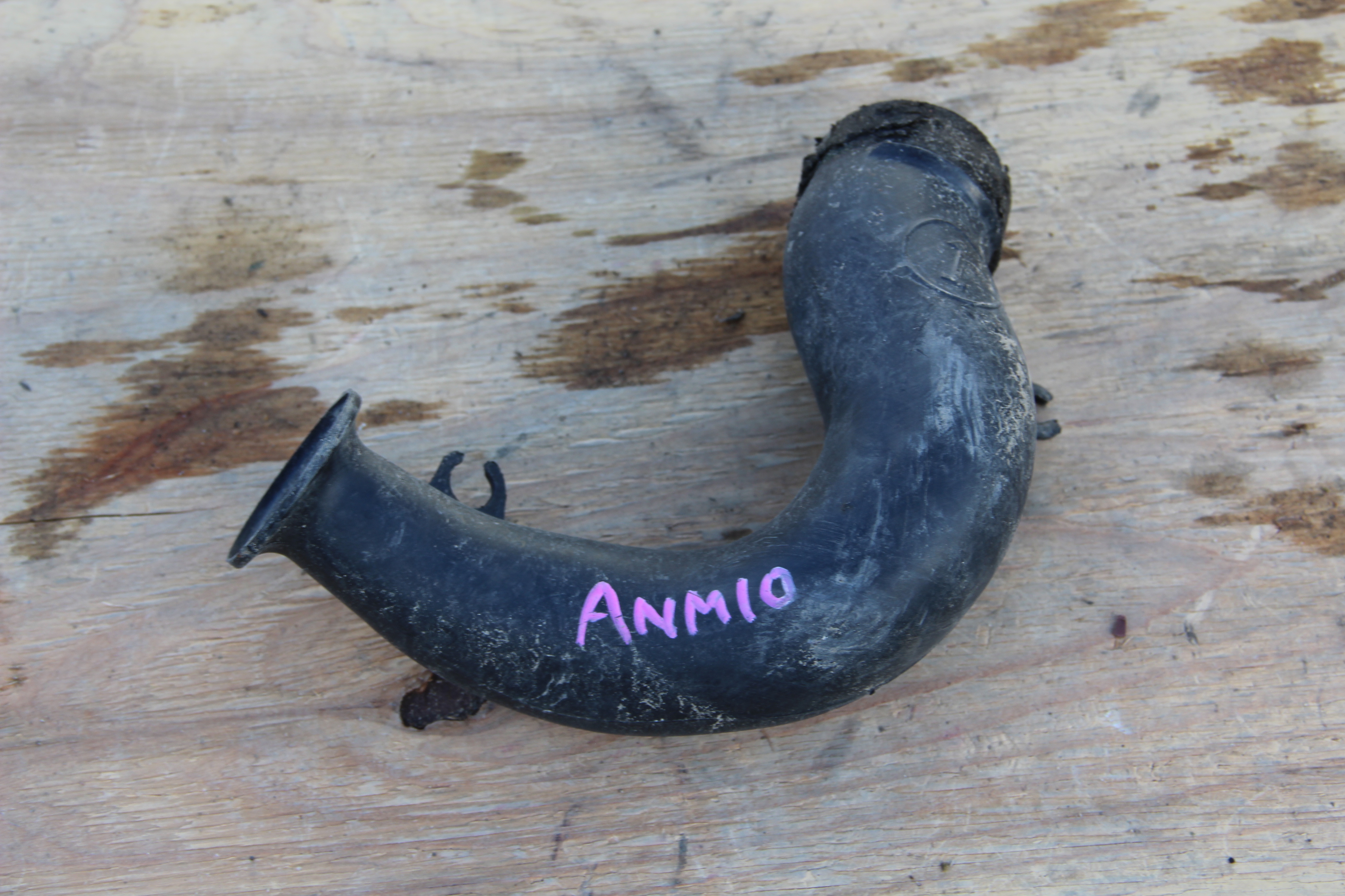 Патрубок Toyota Isis