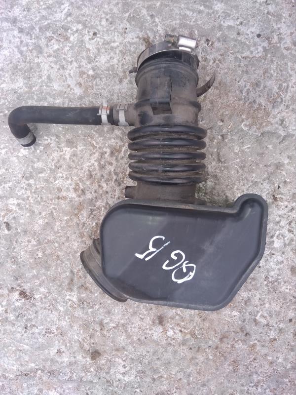 Патрубок Nissan Wingroad