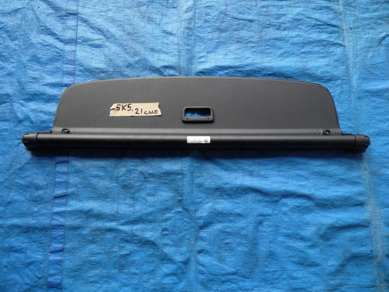 Шторка багажника Volkswagen Golf 5K5