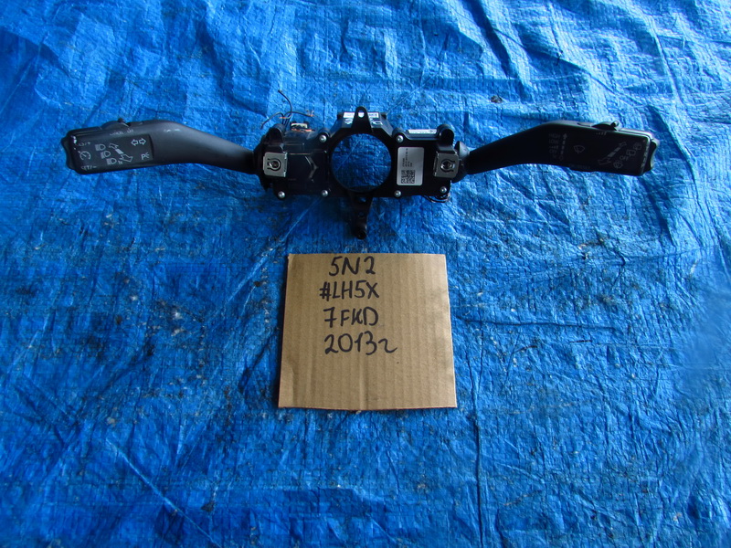 Подрулевой переключатель Volkswagen Tiguan