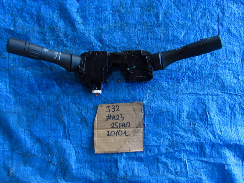 Подрулевой переключатель Nissan Teana