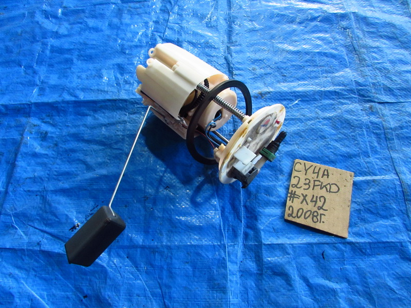 Топливный насос Mitsubishi Lancer CY4A