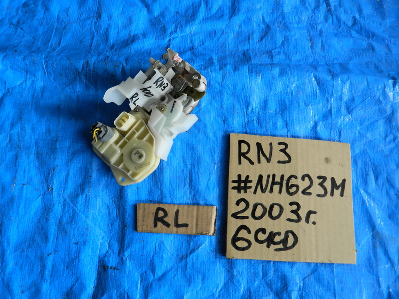 Замок двери Honda Stream RN3