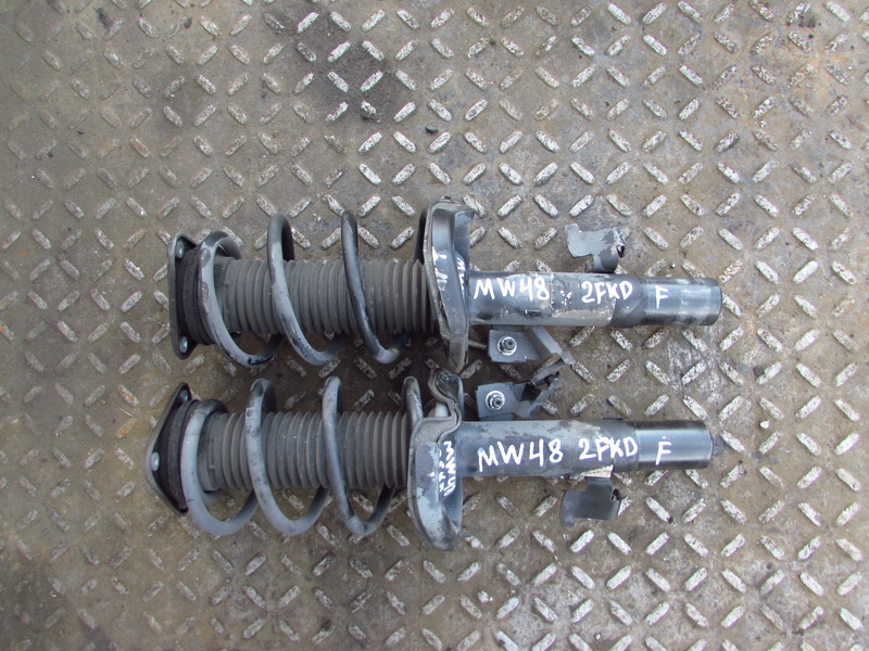 Стойка Volvo V40