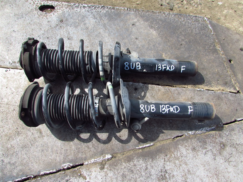 Стойка Audi Q3