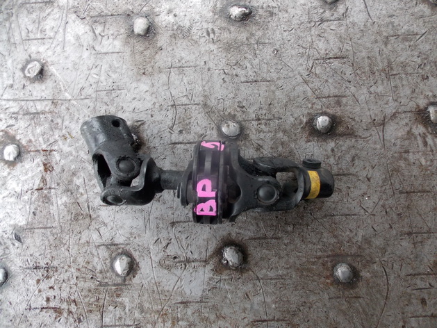 Рулевой карданчик Subaru Legacy