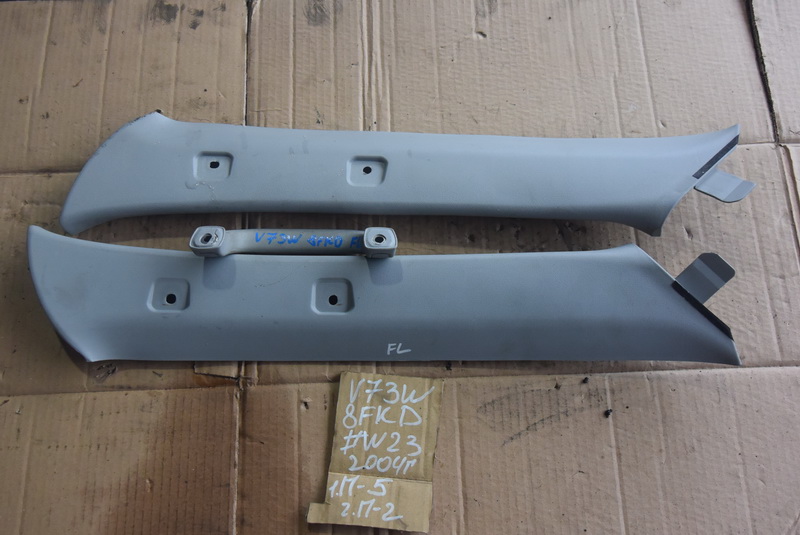 Накладка на стойку кузова Mitsubishi Pajero