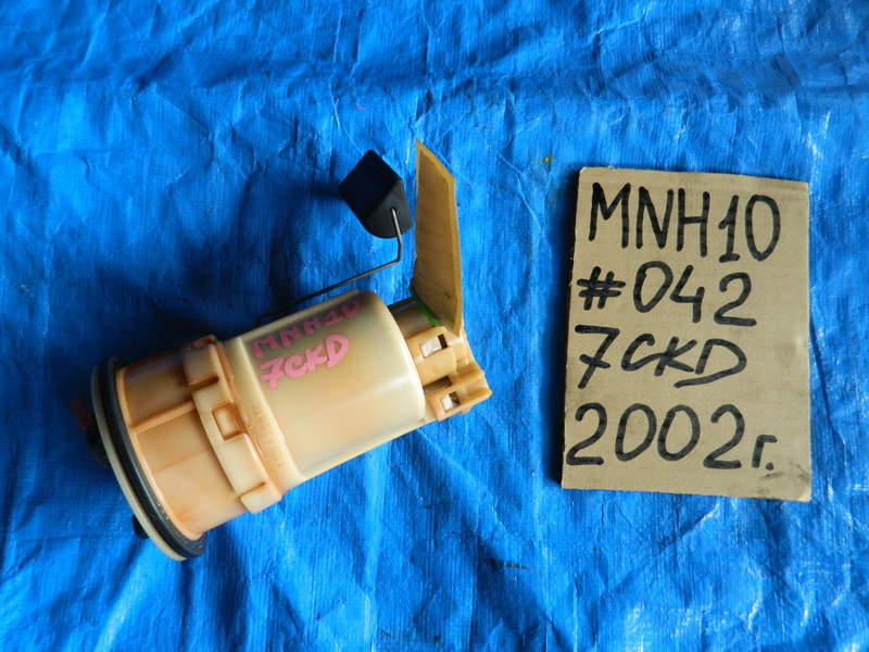 Топливный насос Toyota Alphard MNH10