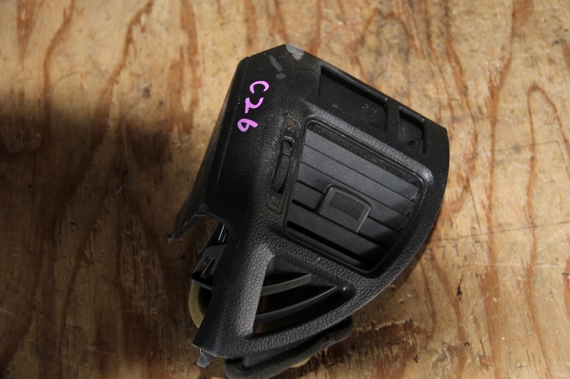 Дефлектор салона Nissan Serena