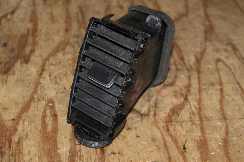 Дефлектор салона Nissan Tiida