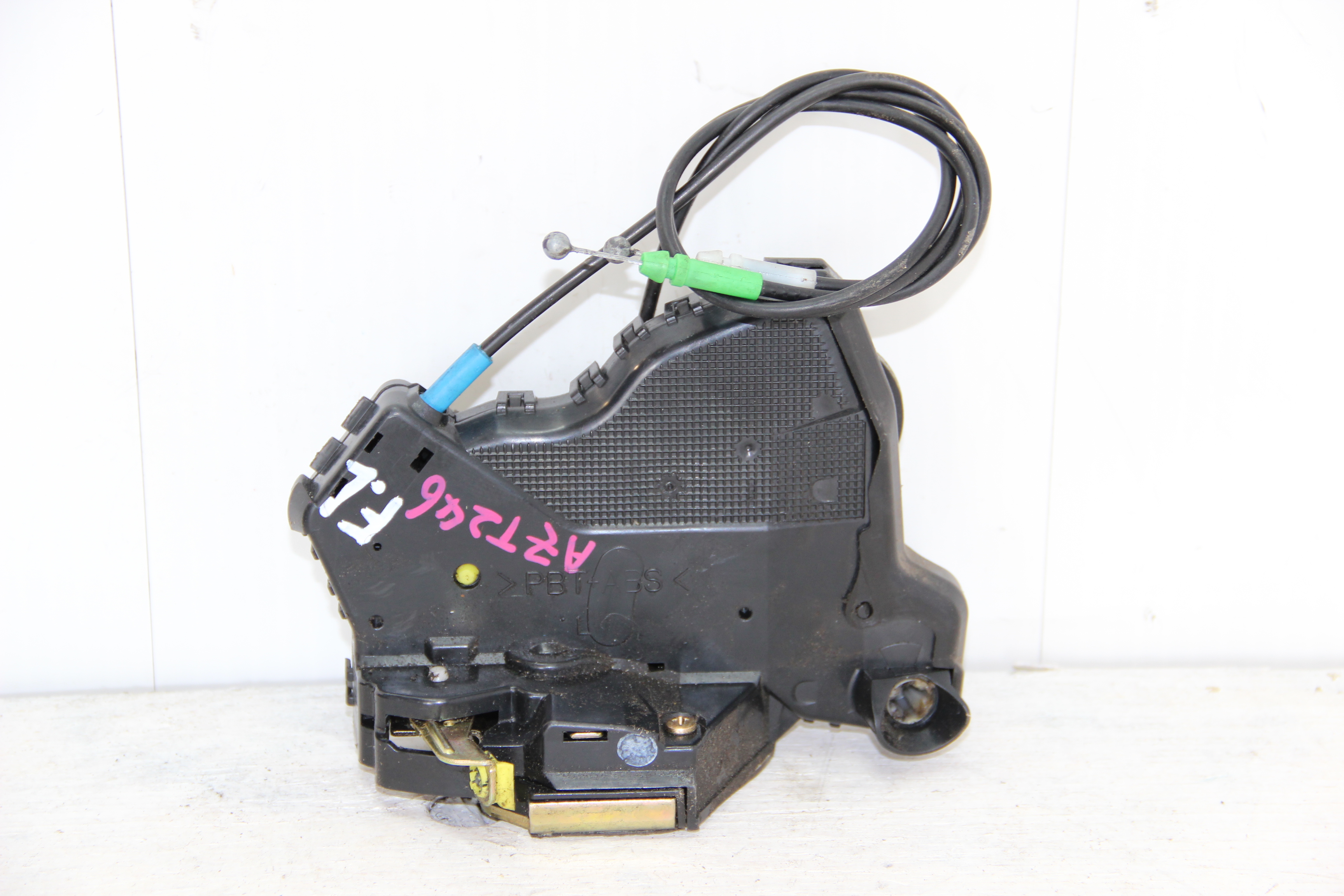 Замок двери Toyota Caldina