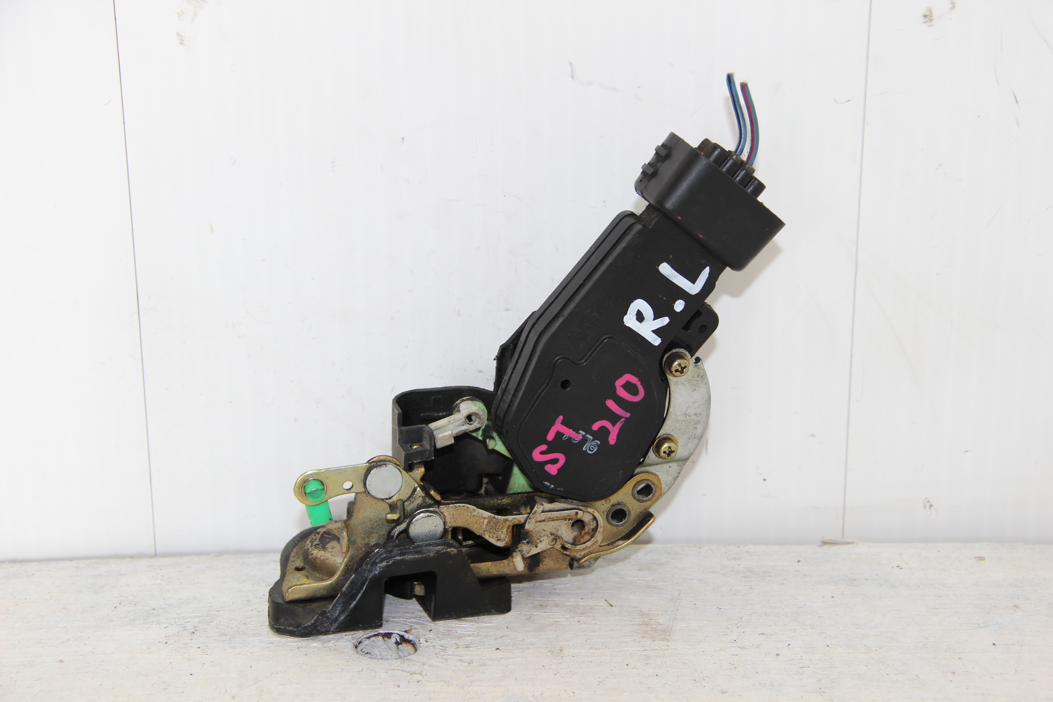 Замок двери Toyota Corona Premio