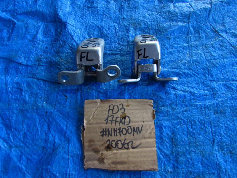 Петля двери Honda Civic FD3