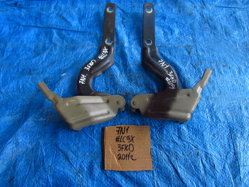 Петля капота Volkswagen Sharan