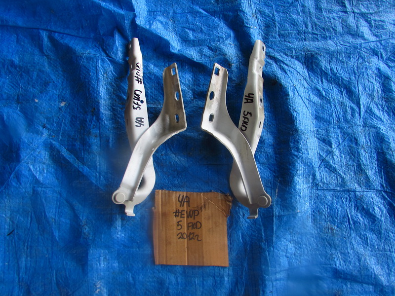 Петля капота Peugeot 308