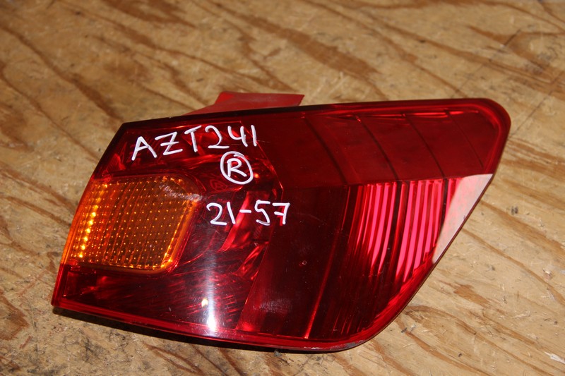Стоп-сигнал Toyota Caldina AZT241
