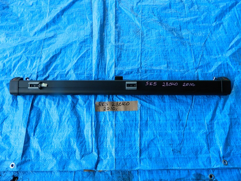 Шторка багажника Volkswagen Golf 5K5