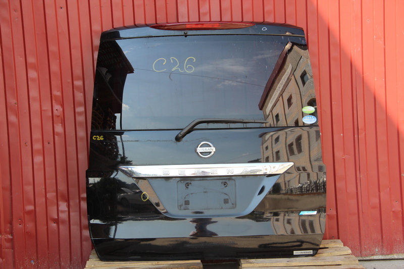 Дверь задняя Nissan Serena C26