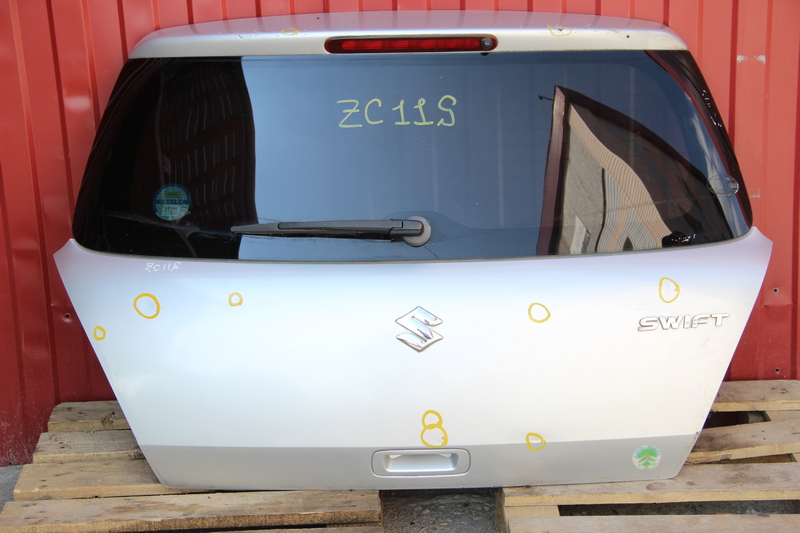 Дверь задняя Suzuki Swift