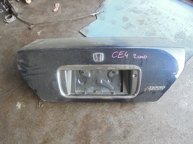 Крышка багажника Honda Ascot CE4