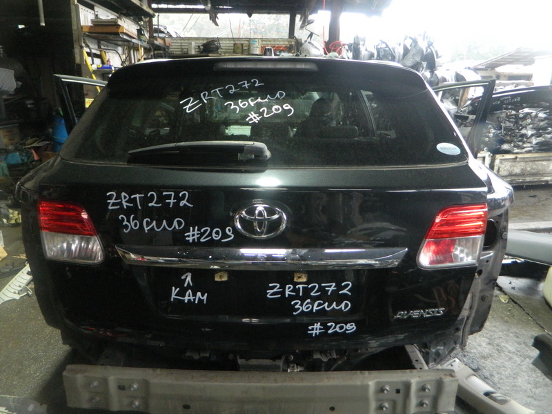 Крышка багажника Toyota Avensis ZRT272