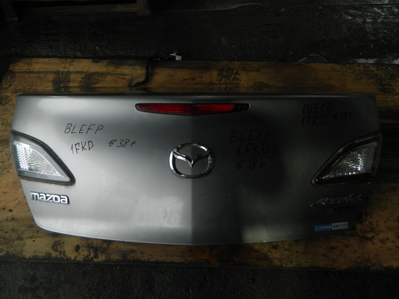 Крышка багажника Mazda Axela BLEFP