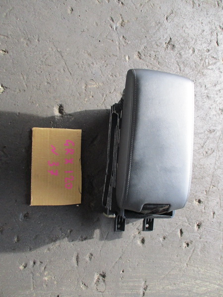 Подлокотник Toyota Mark X