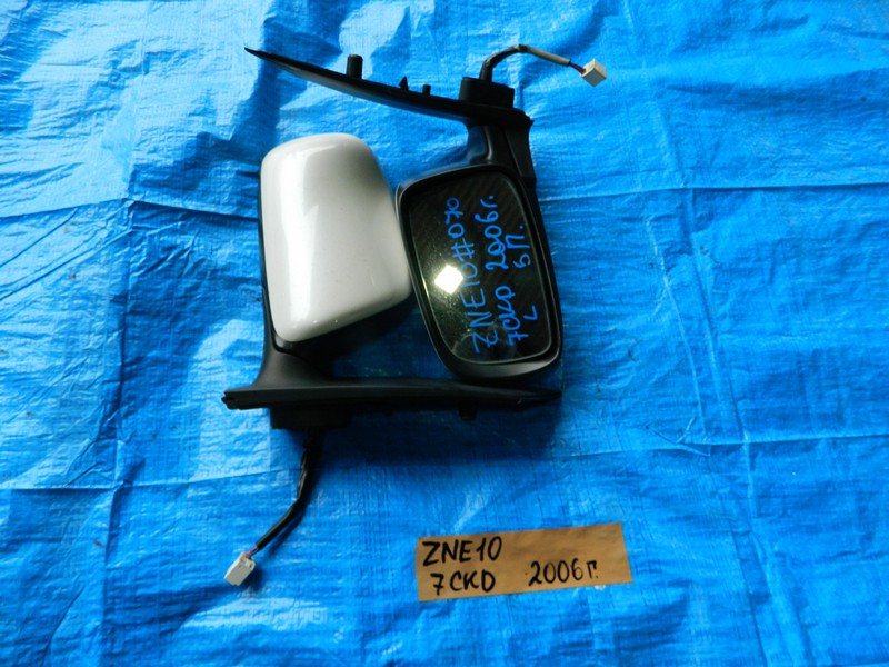 Зеркало Toyota Wish ZNE10