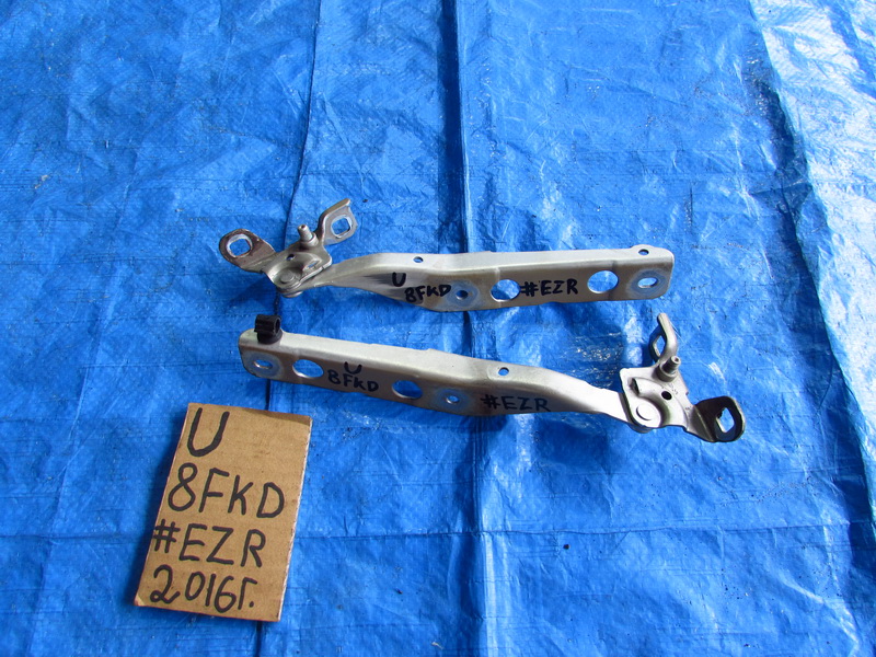 Петля капота Citroen Grand C4 Picasso U