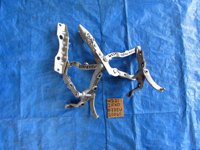 Петля капота Mercedes-benz S-class