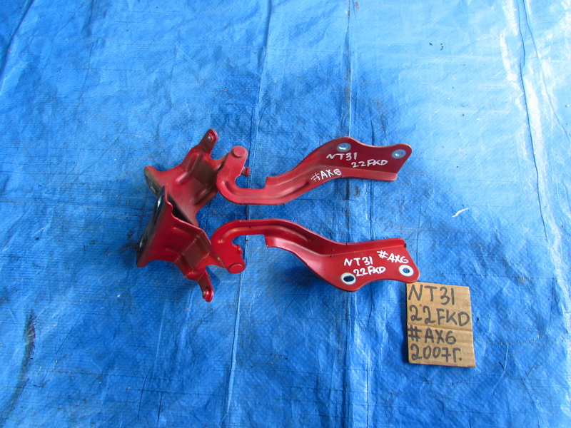 Петля капота Nissan X-Trail NT31