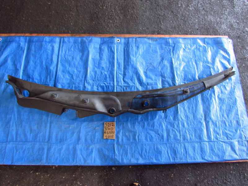 Решетка под лобовое стекло Mercedes-benz E-class S212