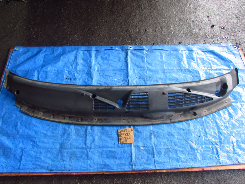 Решетка под лобовое стекло Chevrolet Trailblazer