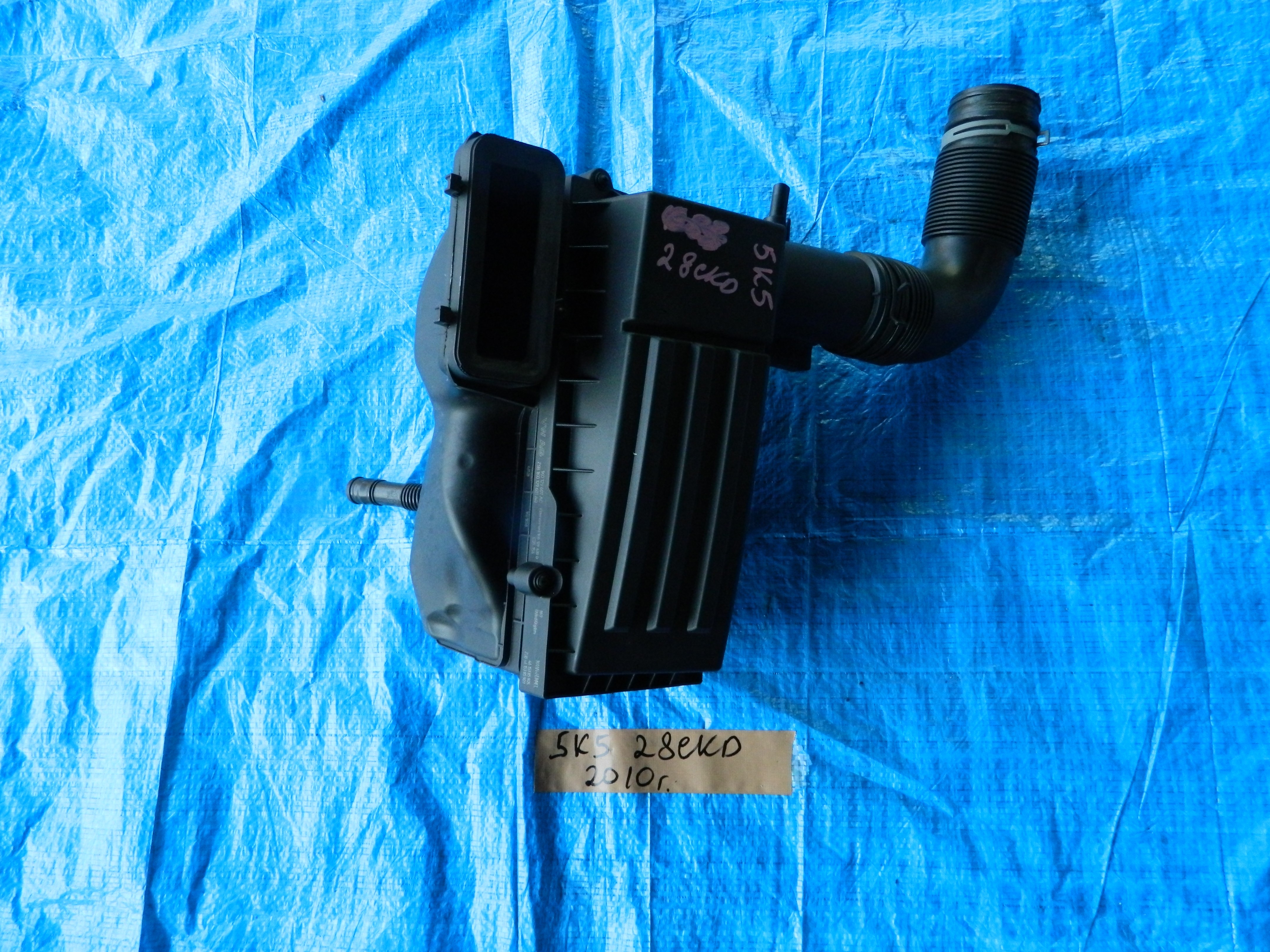 Корпус воздушного фильтра Volkswagen Golf