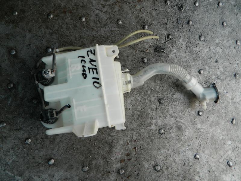 Бачок стеклоомывателя Toyota Wish ZNE10