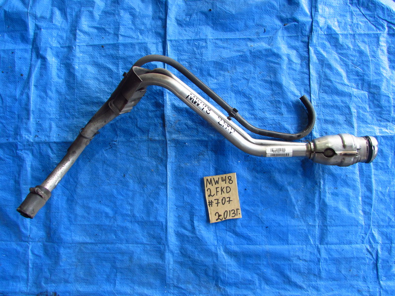 Горловина топливного бака Volvo V40