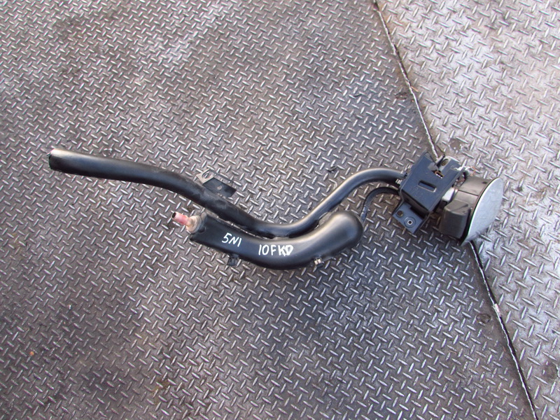 Горловина топливного бака Volkswagen Tiguan 5N1