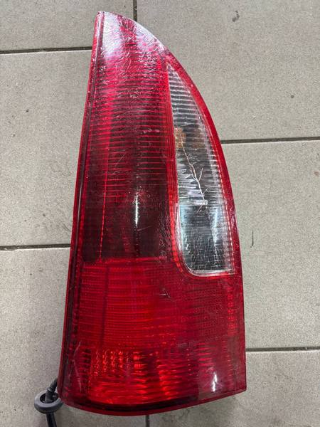 Стоп-сигнал Mazda Premacy