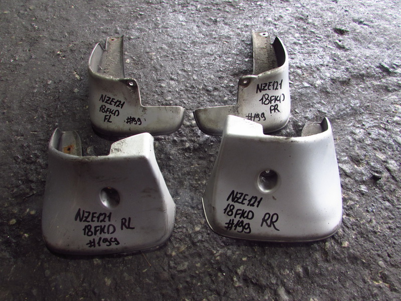 Брызговики комплект Toyota Corolla Spacio NZE121